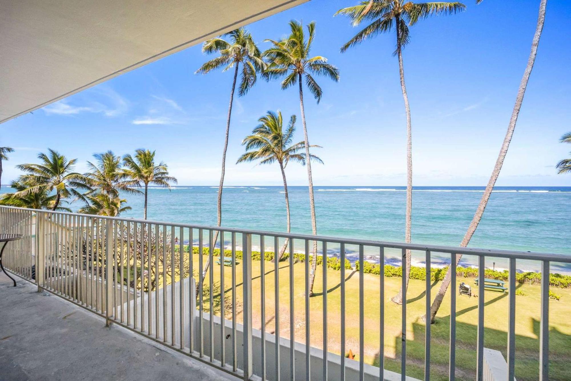 Beautiful Beachfront Condo Laie Eksteriør billede